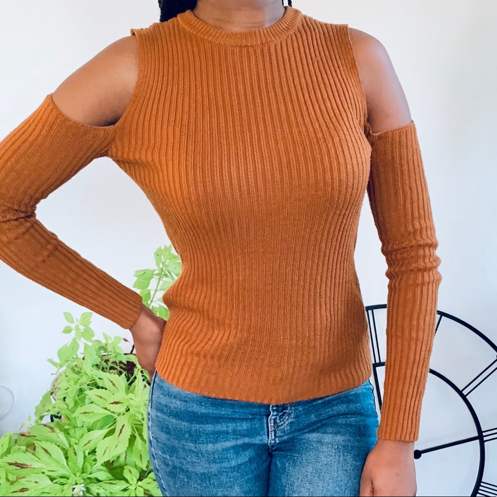 Cut-Out Sweater - Picture 2 of 2